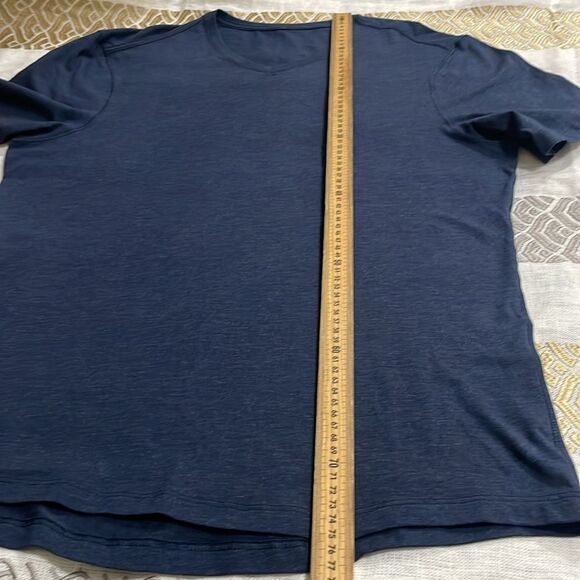 lululemon, short sleeve pullover, size L - Picture 6 of 7